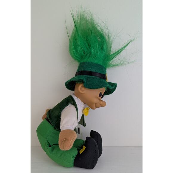 Vintage Russ Leprechaun Troll Doll w/Tag 8" Green Hair Clothes St Patrick's Day - Picture 4 of 7